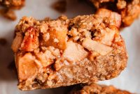 Golden Apple Crumble Bars
