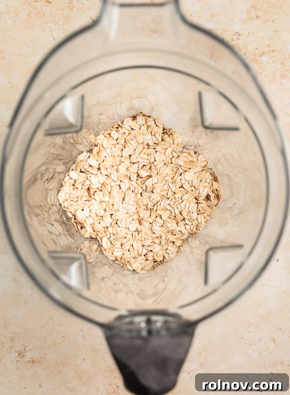 Spiced Apple Oat Pancakes 4 Rolled oats in blender before being processed into oat flour.