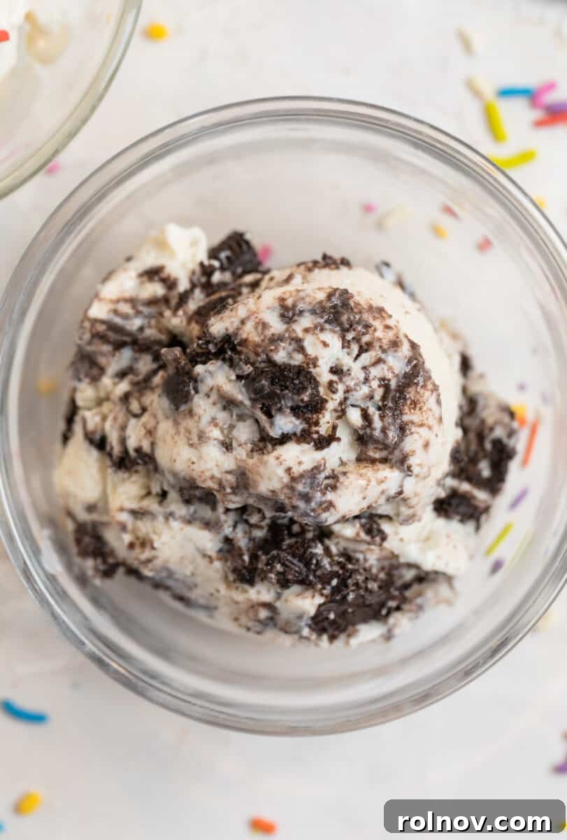 Cottage Cream Dream 6 Oreo ice cream in glass dish.