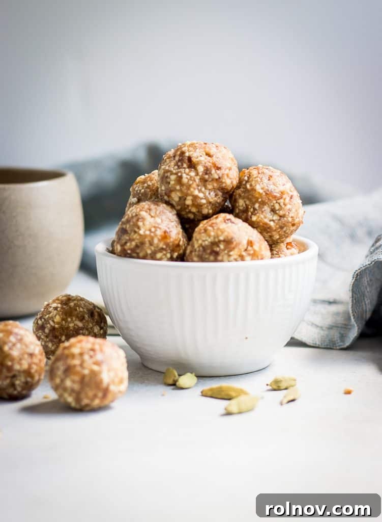These Chai Spiced Energy Bites are the perfect snack this fall! This recipe is simple and with all the cozy spices of a chai tea latte--no baking required!
